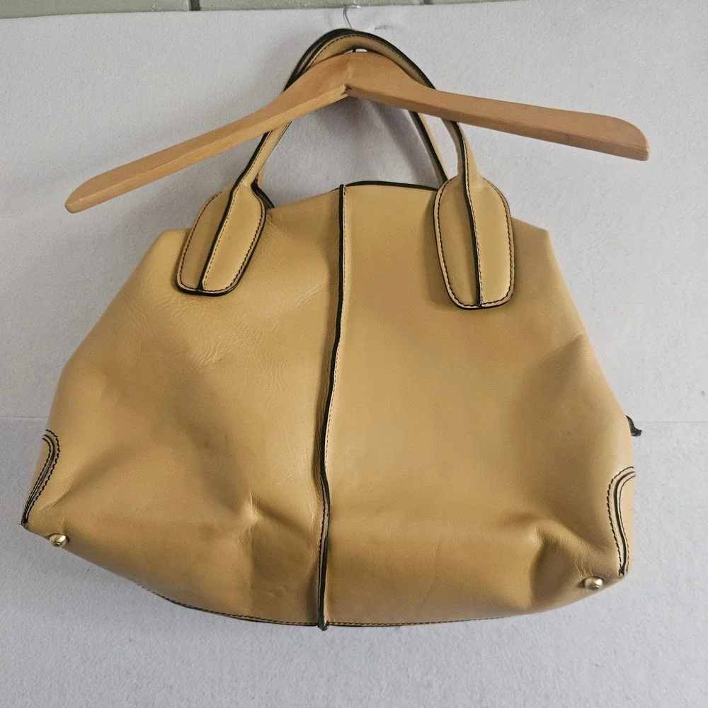 Tods Tan Beige Leather Handbag Black Contrast Stitch Gold Hardware Made in Italy